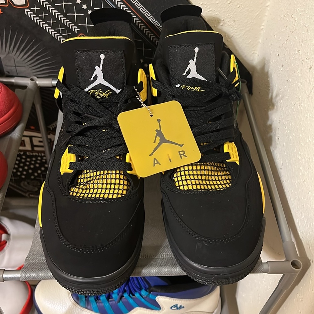 Jordan 4 Black and Yellow Thunder Sneakers - Picture 5 of 5